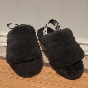 UGG Black/white Fluffy Slides